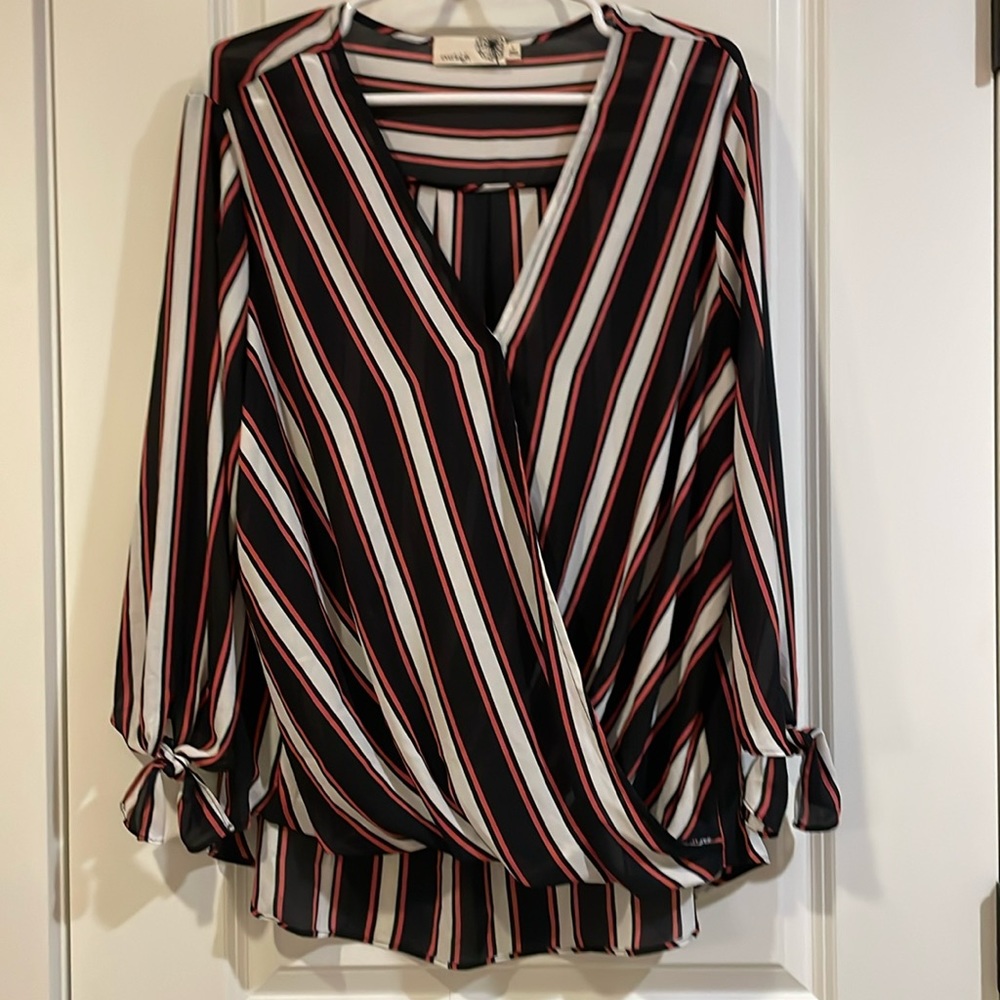 Everleigh flowy striped blouse size large
